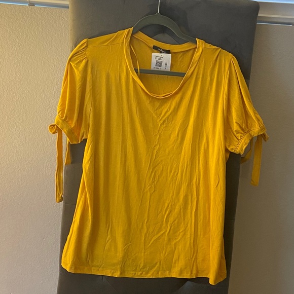 Tops - Short Sleeve Blouse